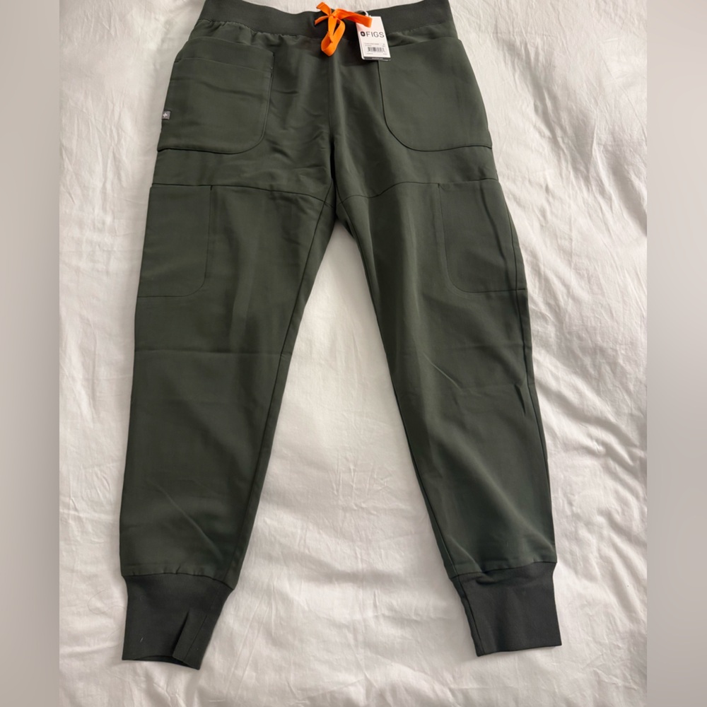 Moss Nepal - Skinny Jogger Scrub Pants- Medium